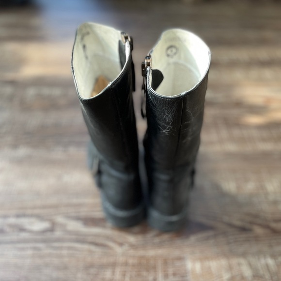 Fluevog. Wool-lined, chunky-soled, vintage Fluevog boots. Mid calf. Size 6. - Picture 6 of 9